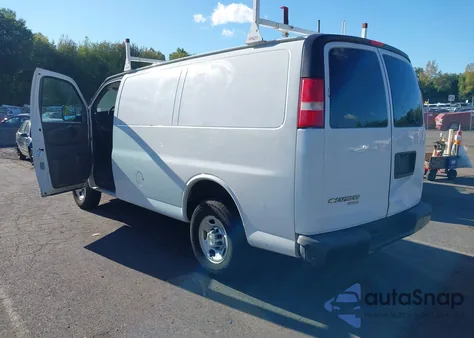 2015 Chevrolet Express 2500 Work Van из США, поврежденный, VIN 1GCWGFCF1F1268051